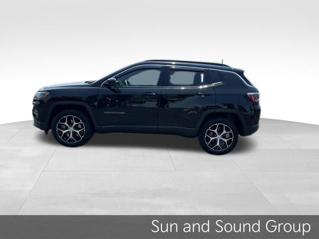 Used 2024 Jeep Compass Limited w/ Sun and Sound Group AWD/4WD image 4