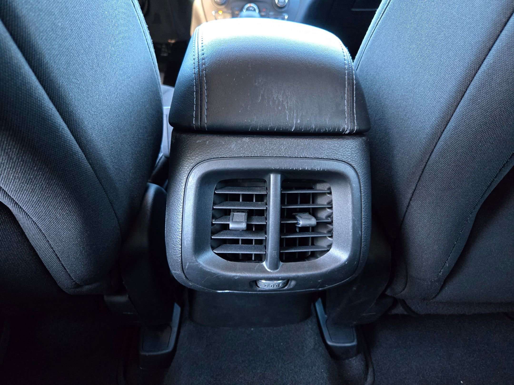 Used 2021 Jeep Cherokee Latitude image 32