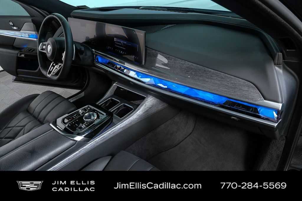 Used 2023 BMW 760i xDrive image 23