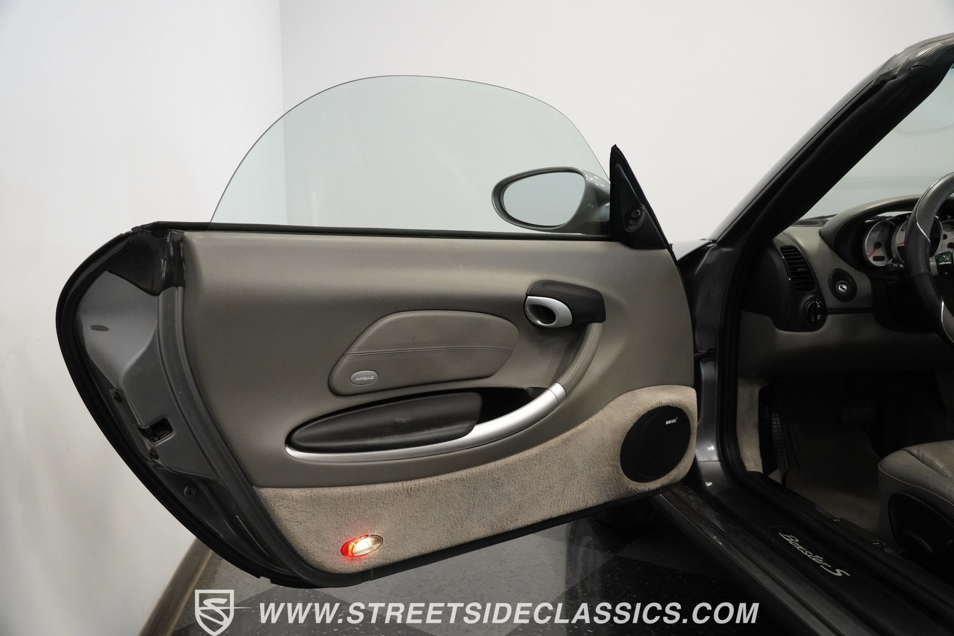Used 2004 Porsche Boxster S image 39
