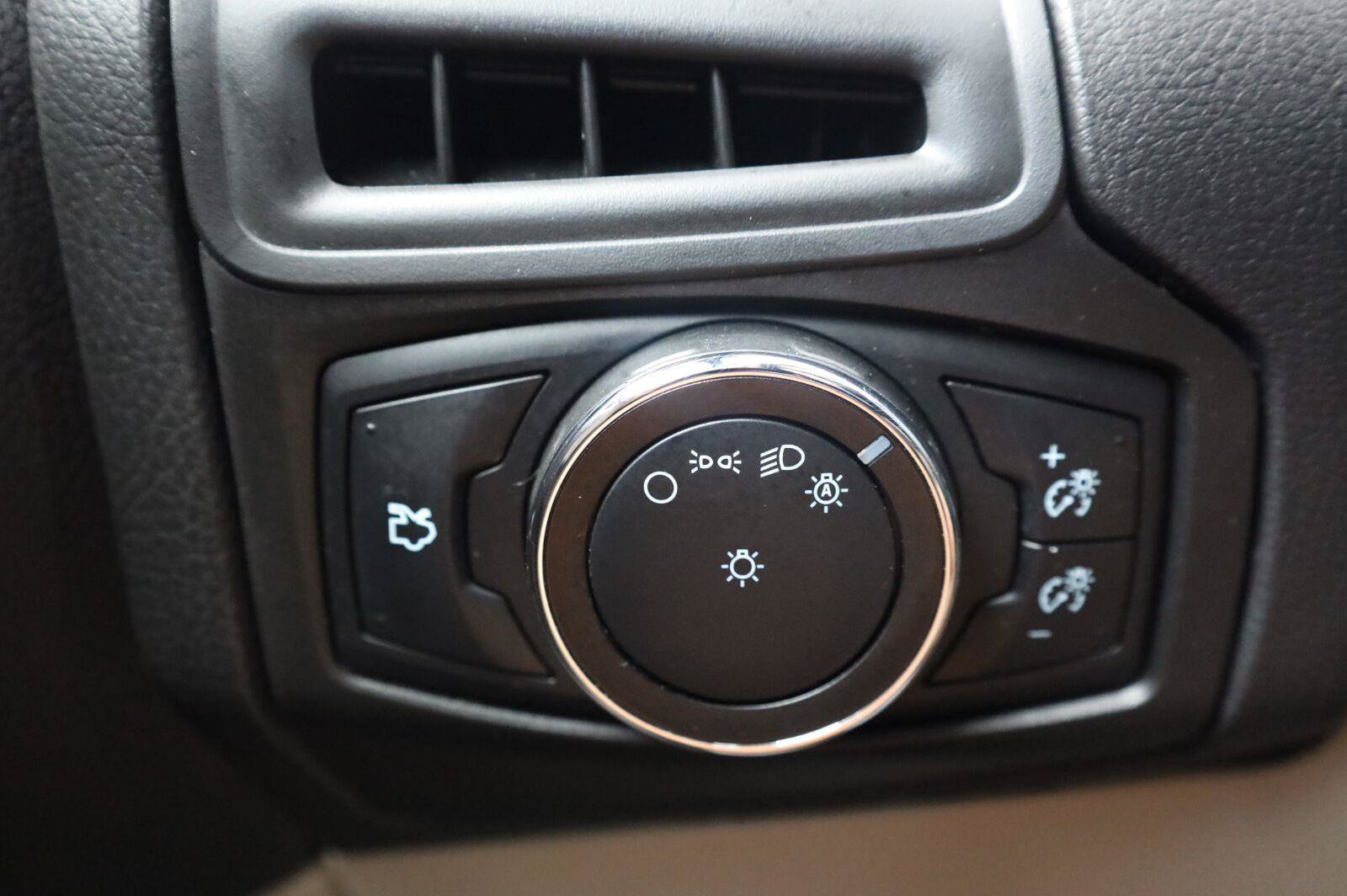 Used 2014 Ford Focus SE FWD image 33