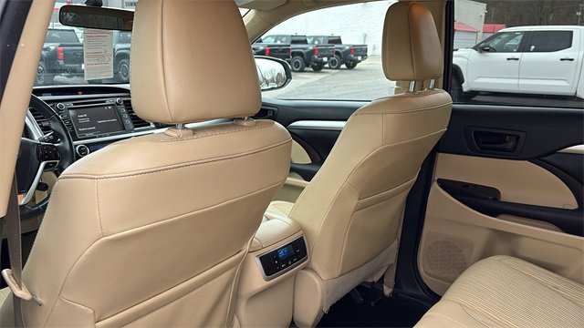 Used 2016 Toyota Highlander Plus image 21