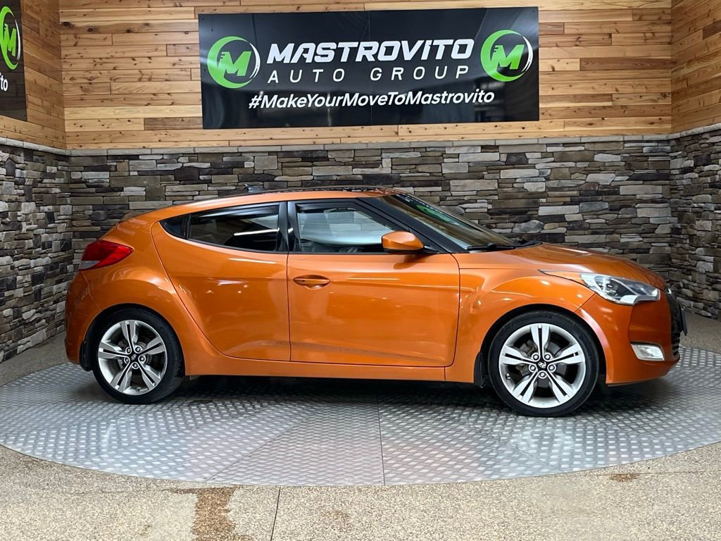 Used 2012 Hyundai Veloster w/ Style Pkg image 13