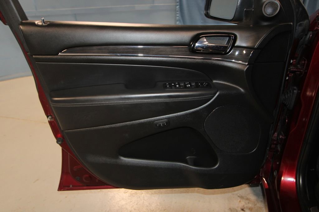 Used 2020 Jeep Grand Cherokee Overland image 5