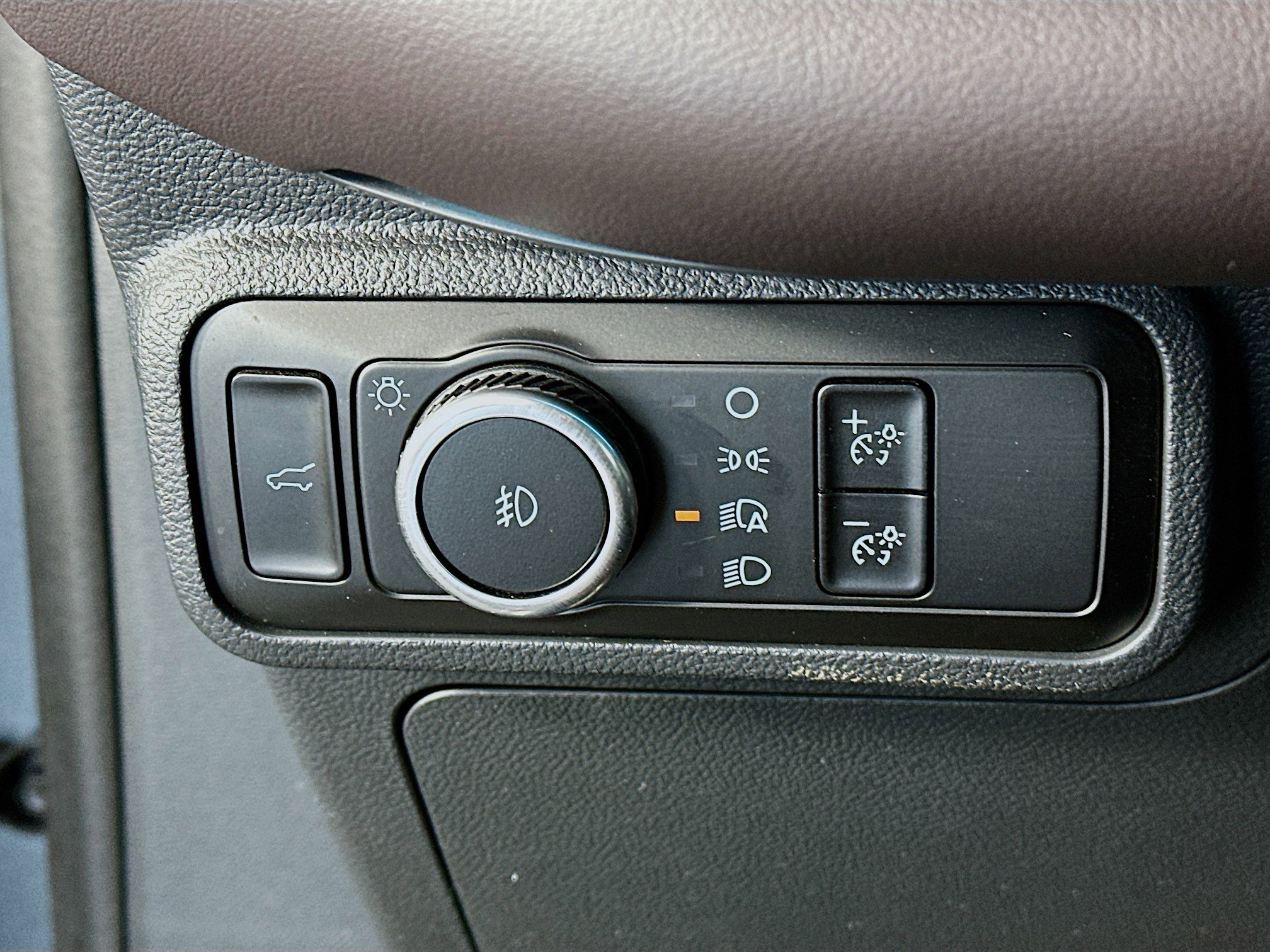 Used 2025 Ford Explorer Platinum w/ LUX Leather Package image 17