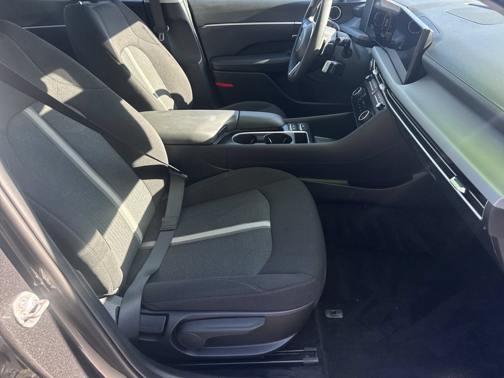 Used 2025 Hyundai Sonata SEL FWD image 13