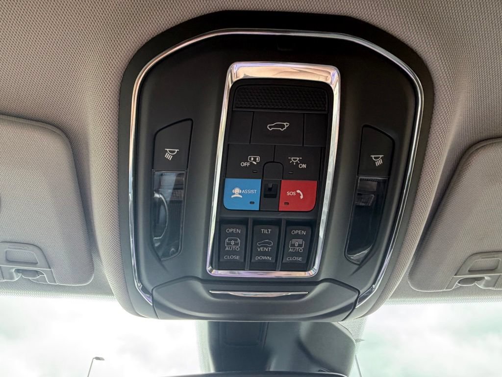 Used 2023 Jeep Grand Cherokee 4WD 4xe image 52