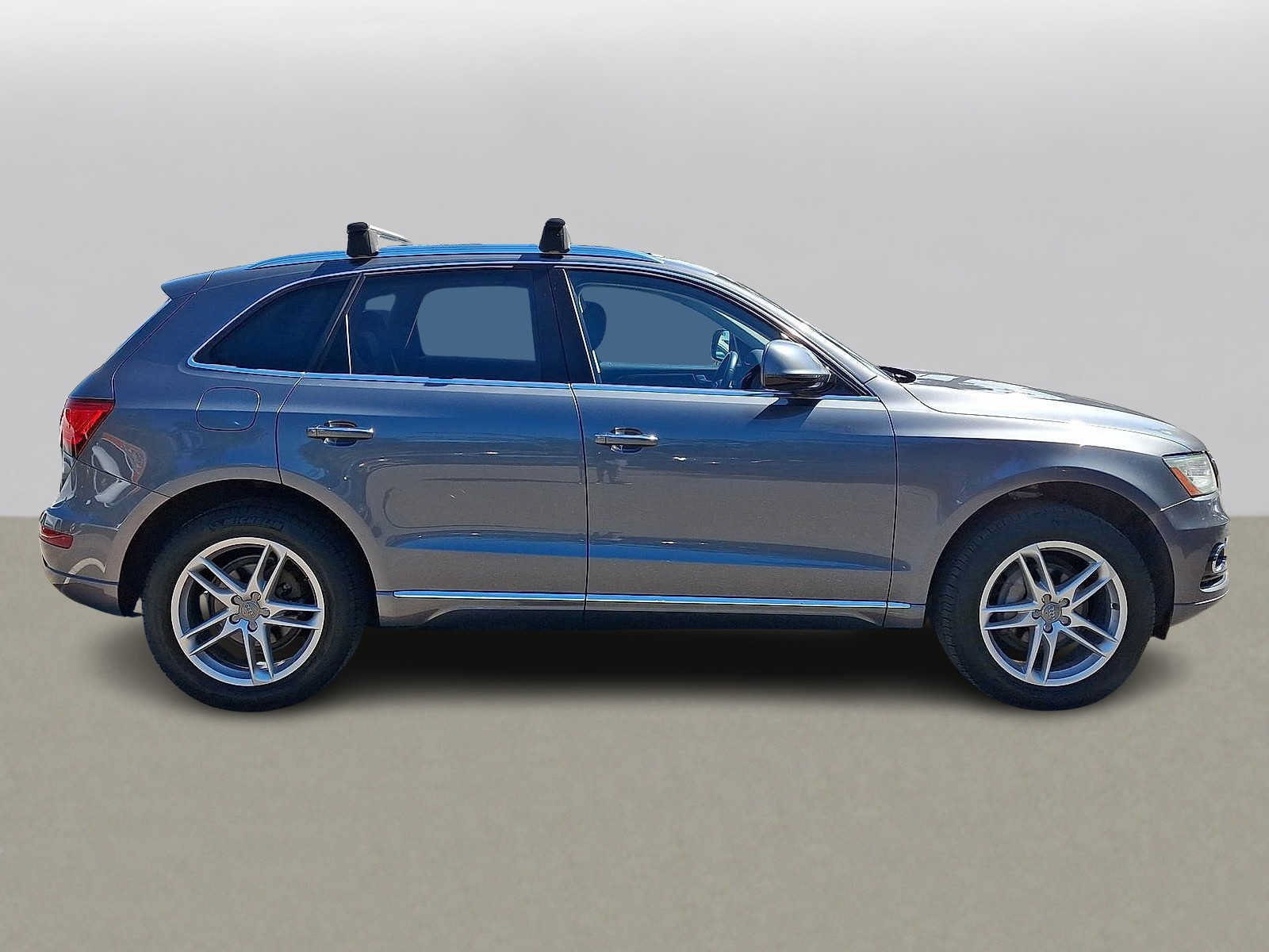Used 2017 Audi Q5 2.0T Premium Plus w/ Technology Package AWD/4WD image 32