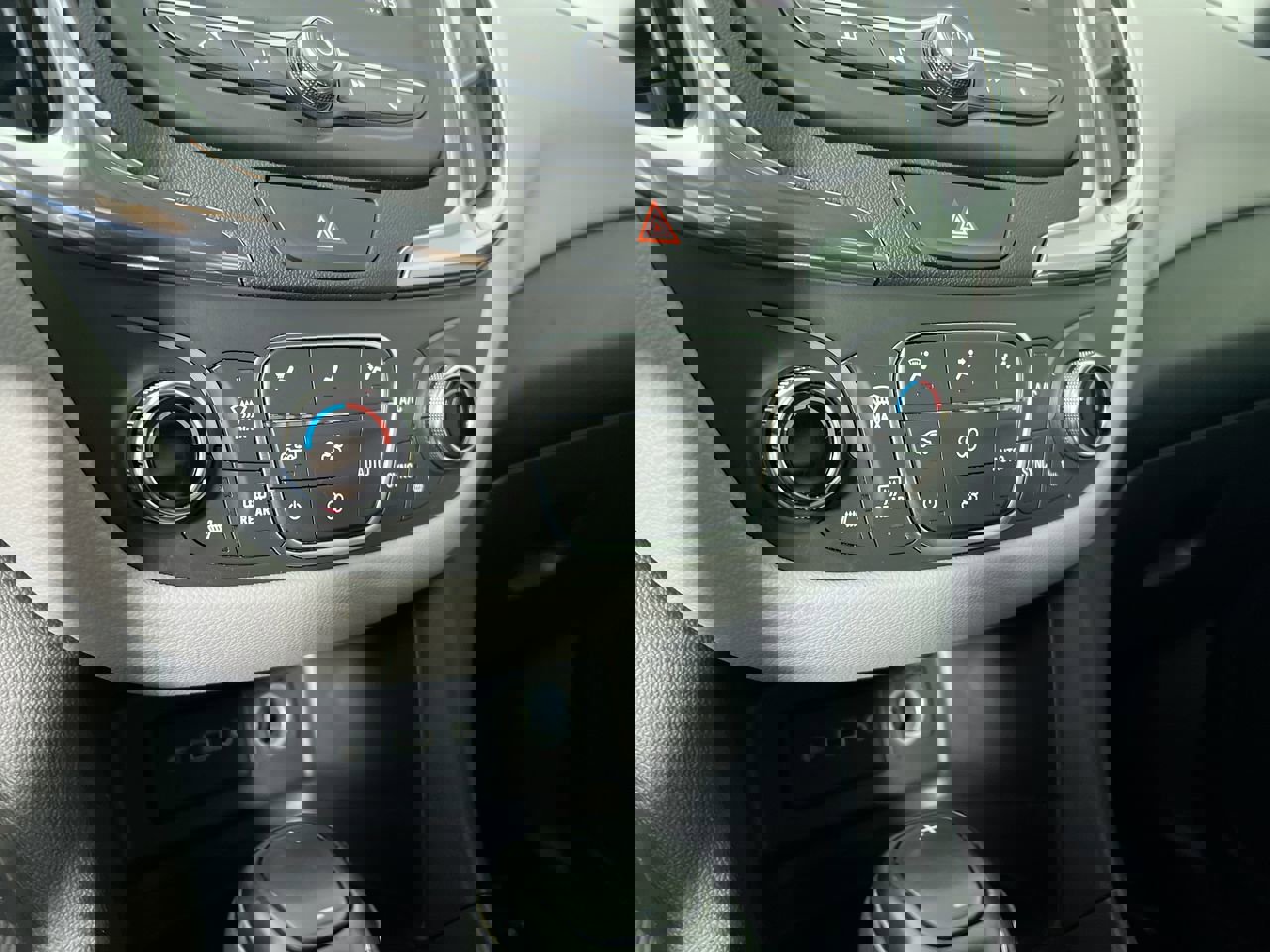 Used 2020 Chevrolet Equinox LT image 24