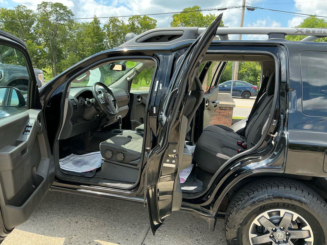 Used 2015 Nissan Xterra PRO-4X AWD/4WD image 9