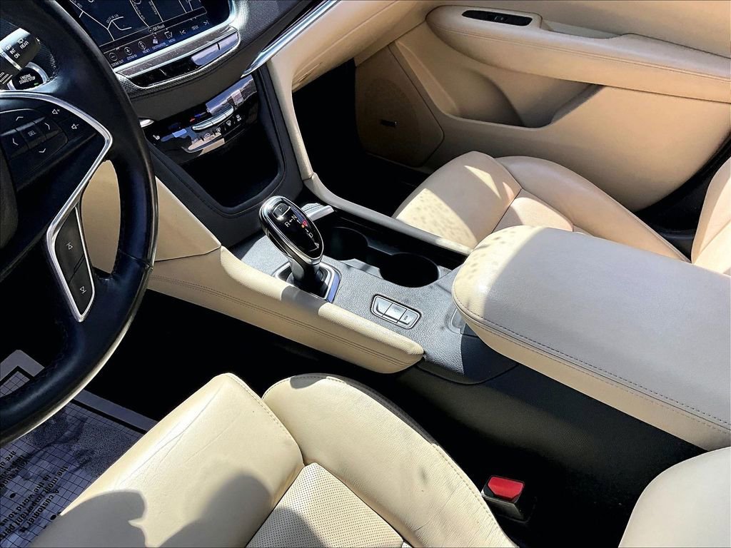 Used 2017 Cadillac XT5 Luxury w/ Driver Awareness Package AWD/4WD image 13