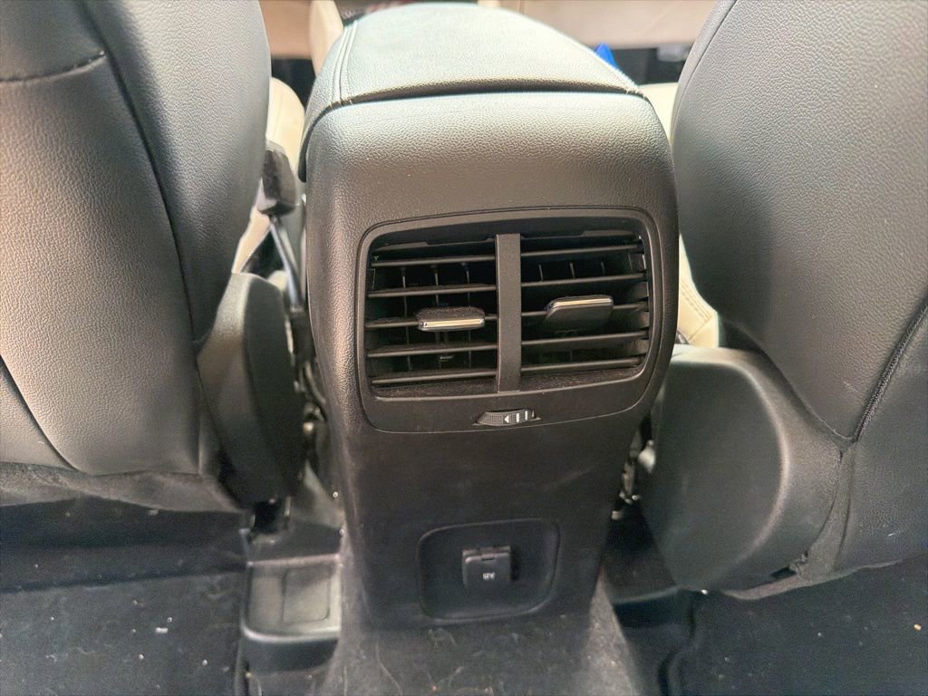 Used 2020 Ford Escape SEL FWD image 12
