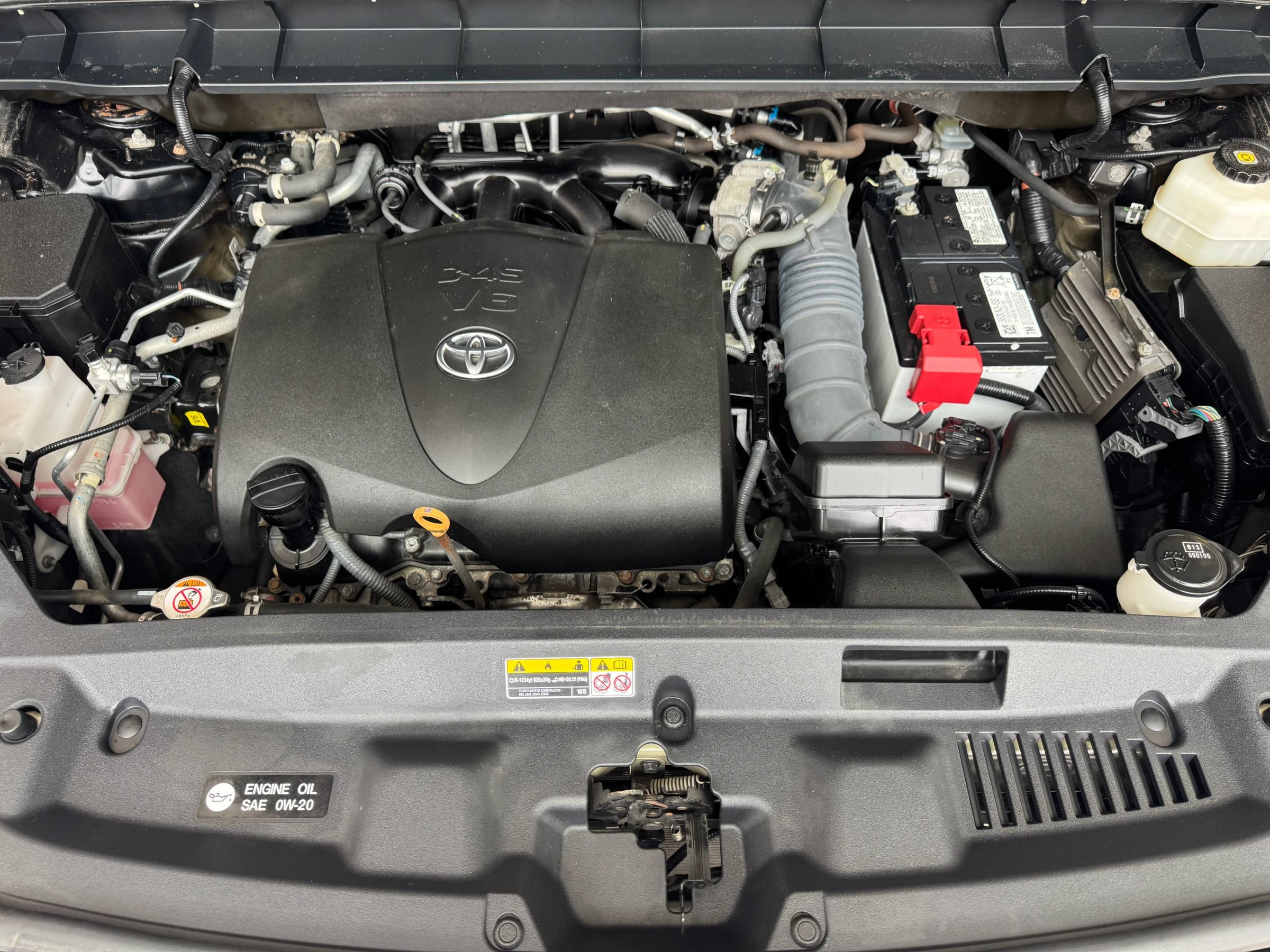 Used 2022 Toyota Highlander L AWD/4WD image 35