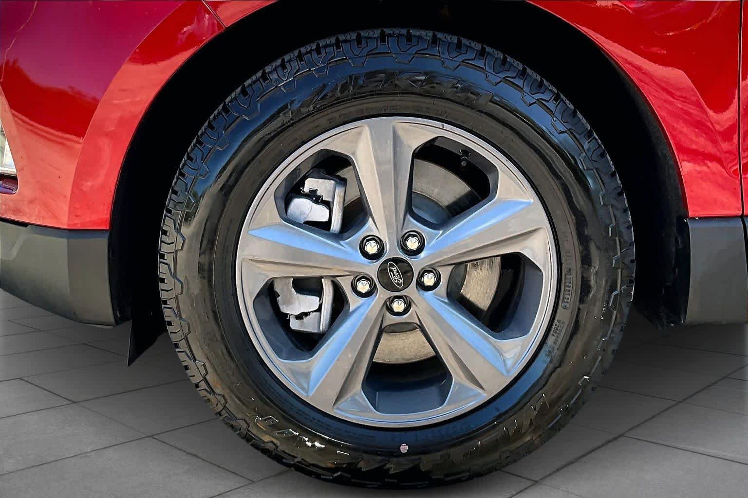 Used 2022 Ford Edge SEL w/ Sport Appearance Package image 11