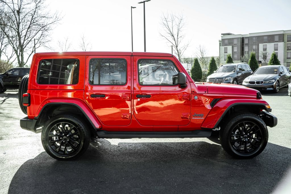 Used 2025 Jeep Wrangler Unlimited Sahara image 3