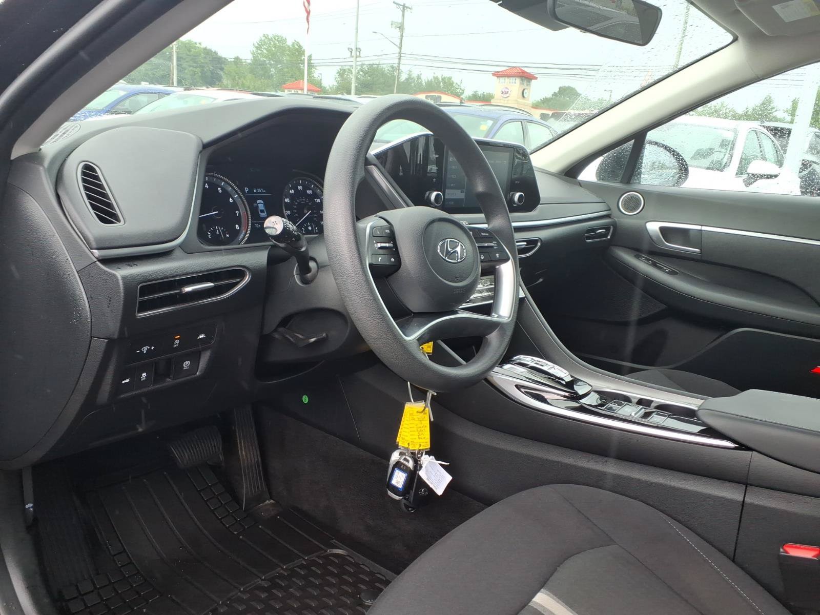 Certified 2023 Hyundai Sonata SE w/ Cargo Package FWD image 21