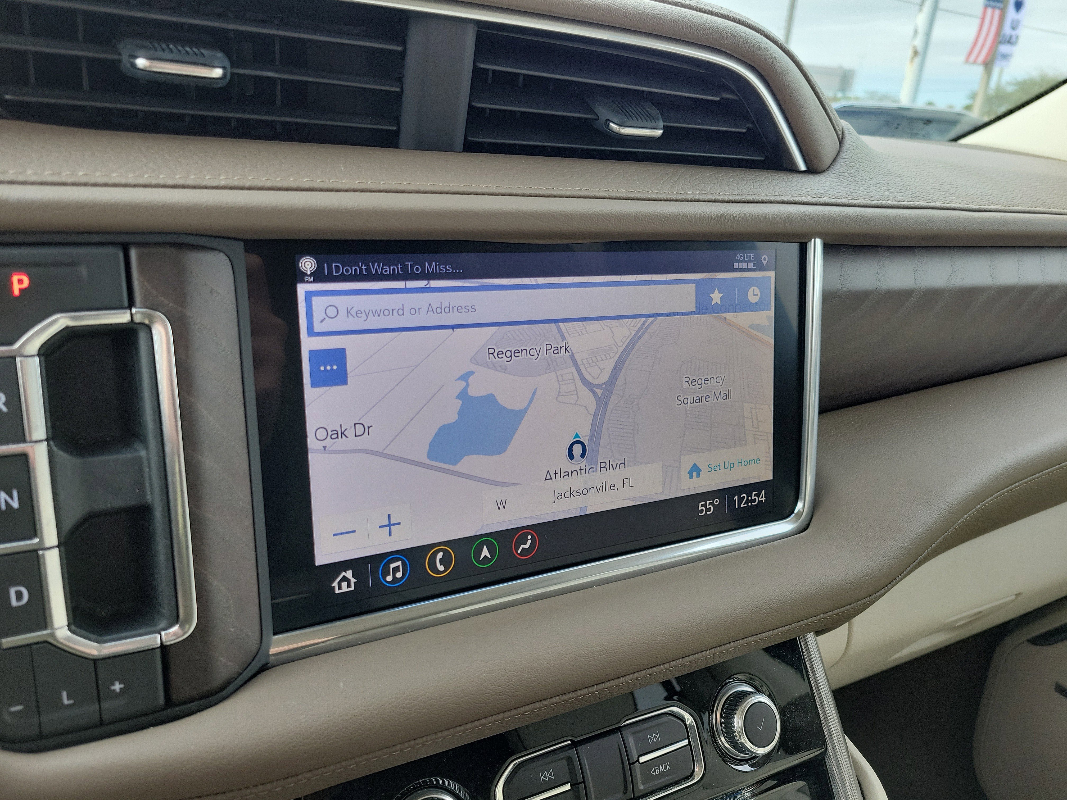 Used 2021 GMC Yukon Denali w/ Denali Premium Package image 19