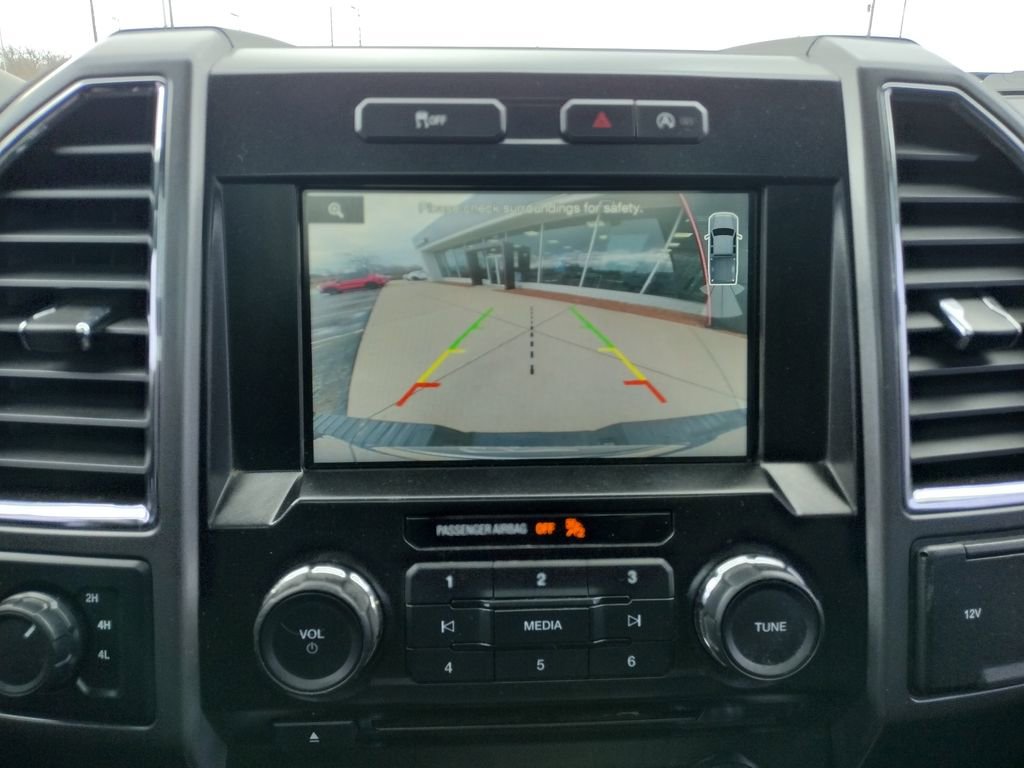Used 2015 Ford F150 XLT w/ Equipment Group 302A Luxury image 4