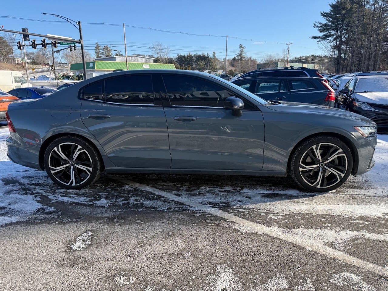 Used 2024 Volvo S60 B5 Plus AWD/4WD image 7