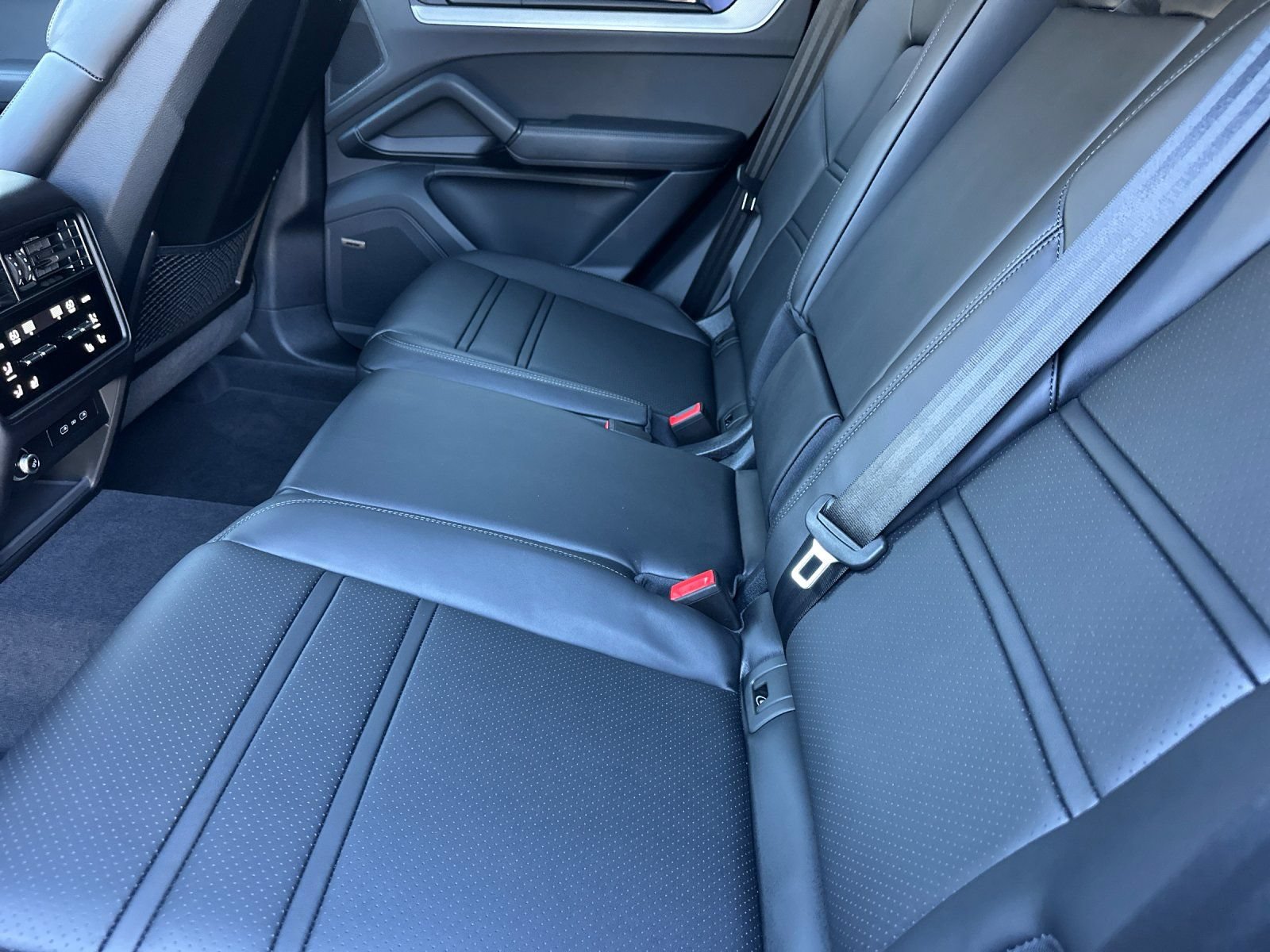 New 2026 Porsche Cayenne AWD/4WD image 13
