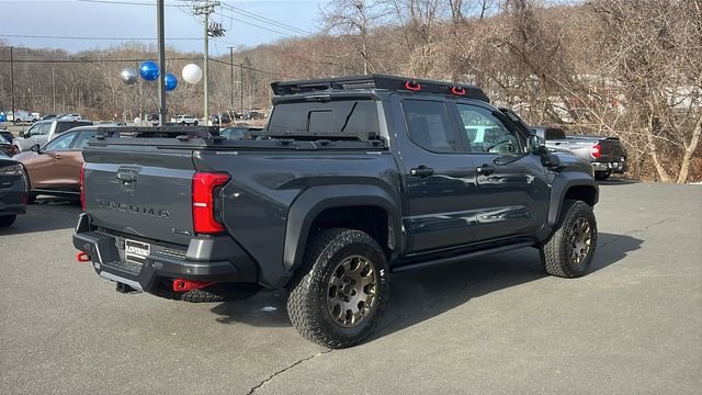Used 2024 Toyota Tacoma Trailhunter image 8