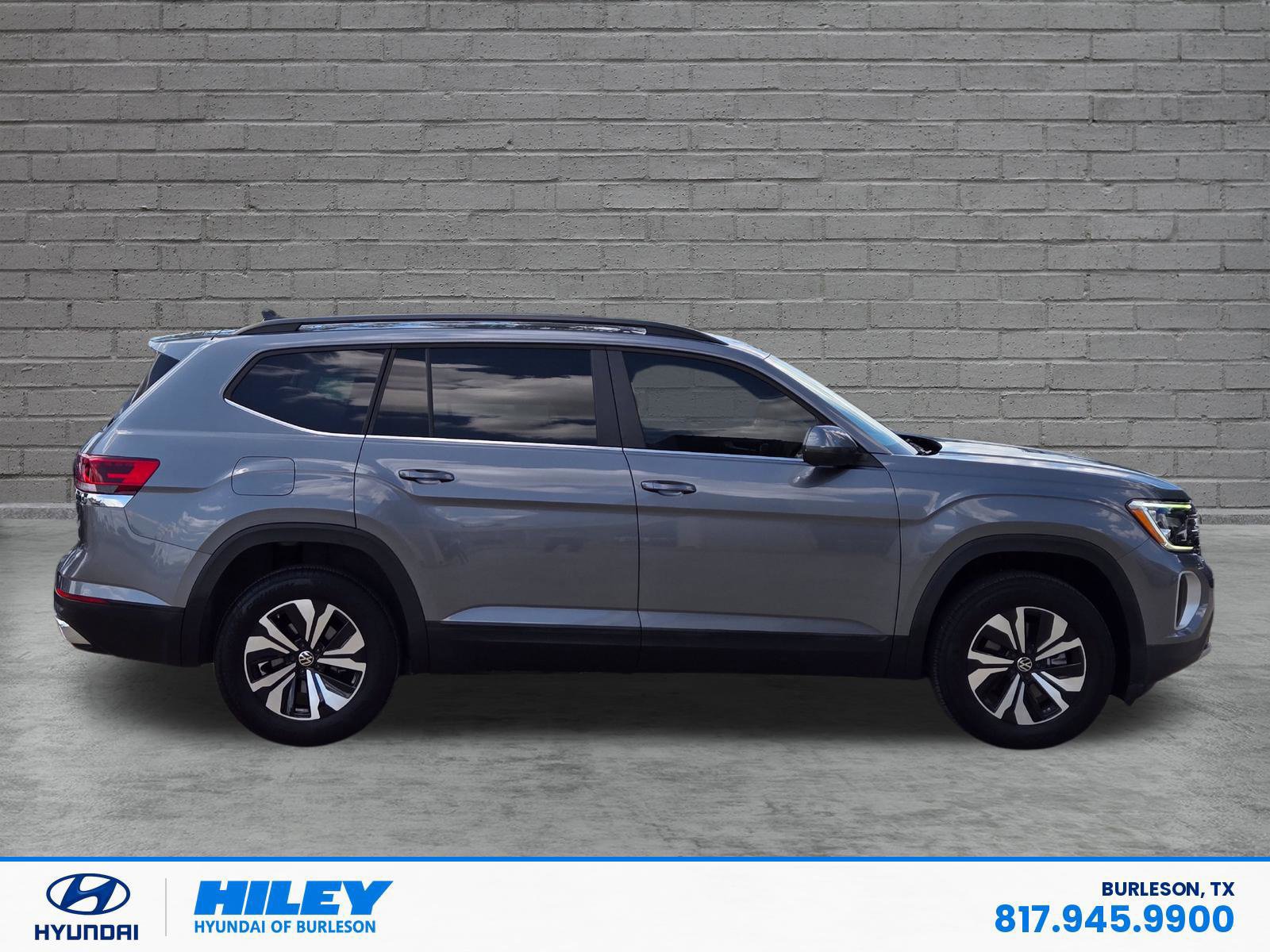Used 2024 Volkswagen Atlas SE FWD image 3