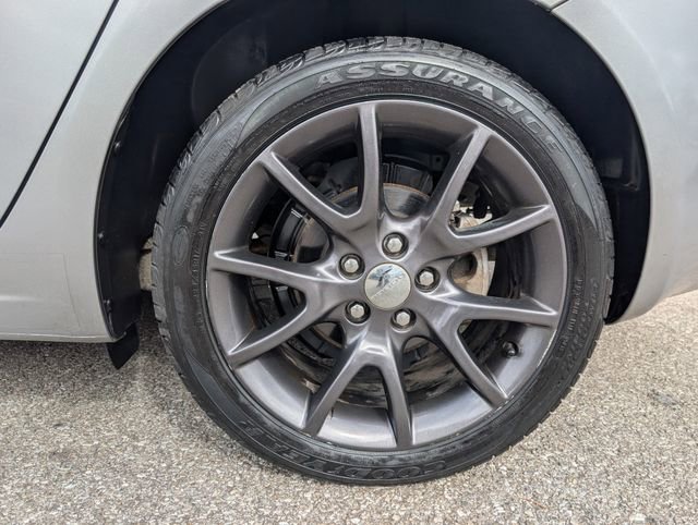 Used 2015 Dodge Dart SXT image 26