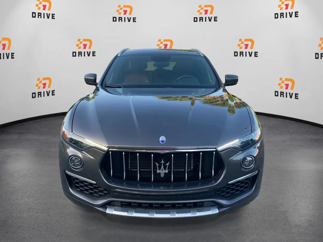 Used 2019 Maserati Levante GranLusso AWD/4WD image 2