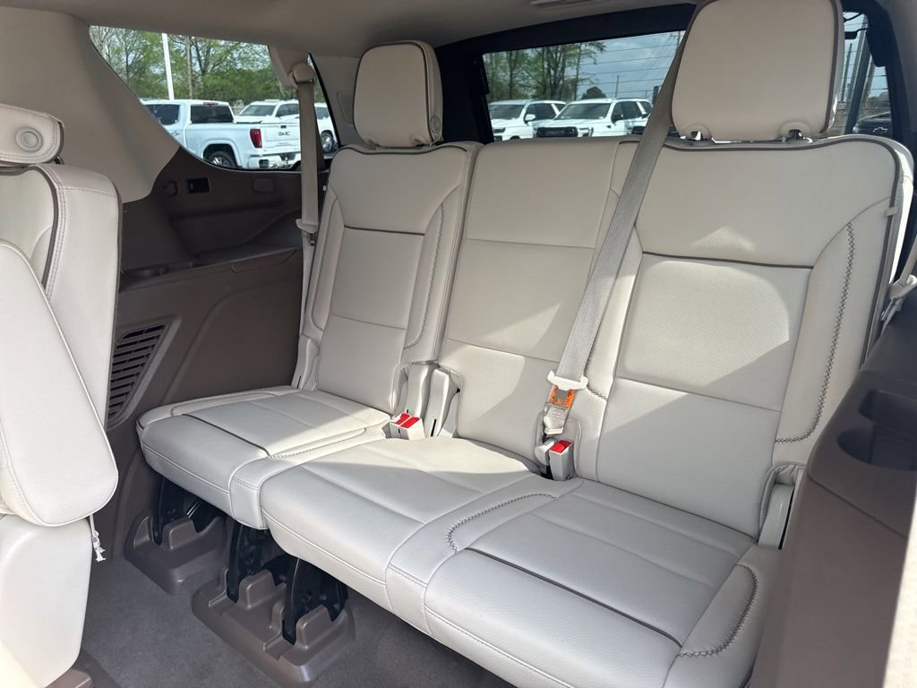 Used 2023 GMC Yukon Denali w/ Denali Reserve Package AWD/4WD image 13
