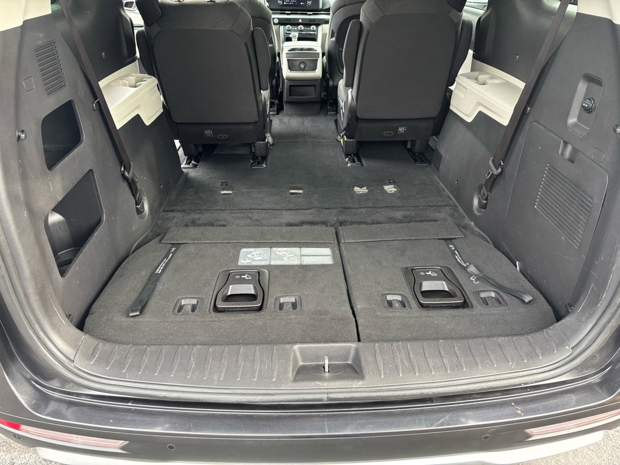 Used 2022 Kia Carnival LX image 15