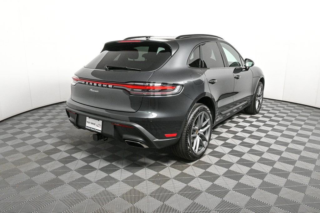 Certified 2026 Porsche Macan AWD/4WD image 29