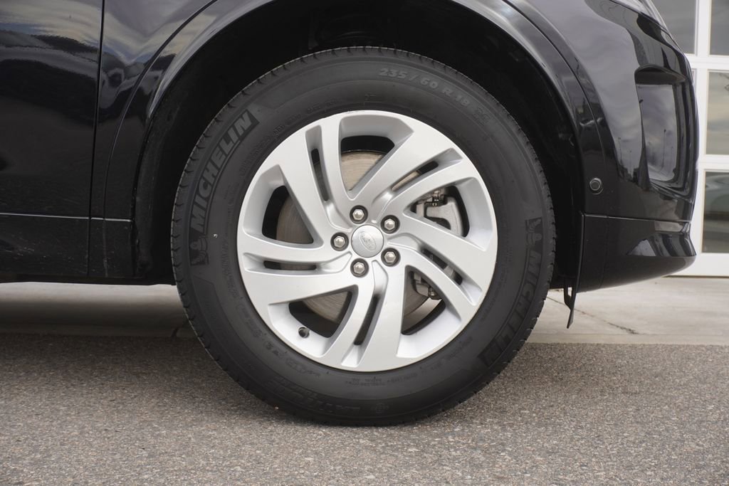 Used 2025 Land Rover Discovery Sport S image 35