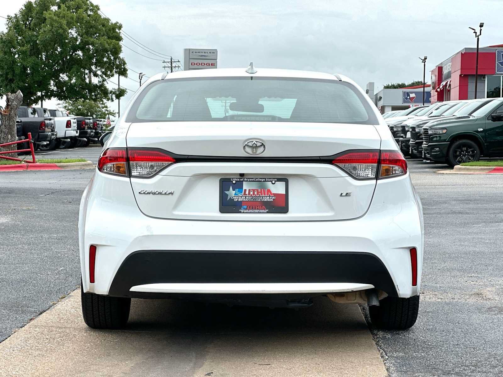 Used 2022 Toyota Corolla LE FWD image 14