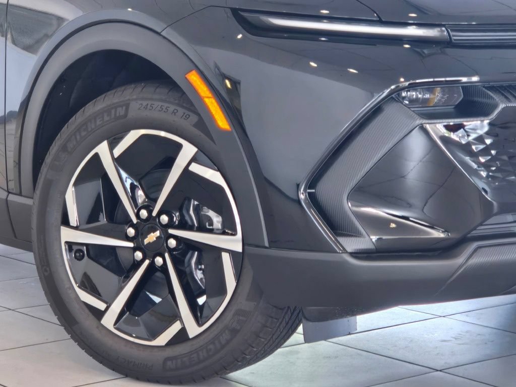 New 2026 Chevrolet Equinox EV LT FWD image 2