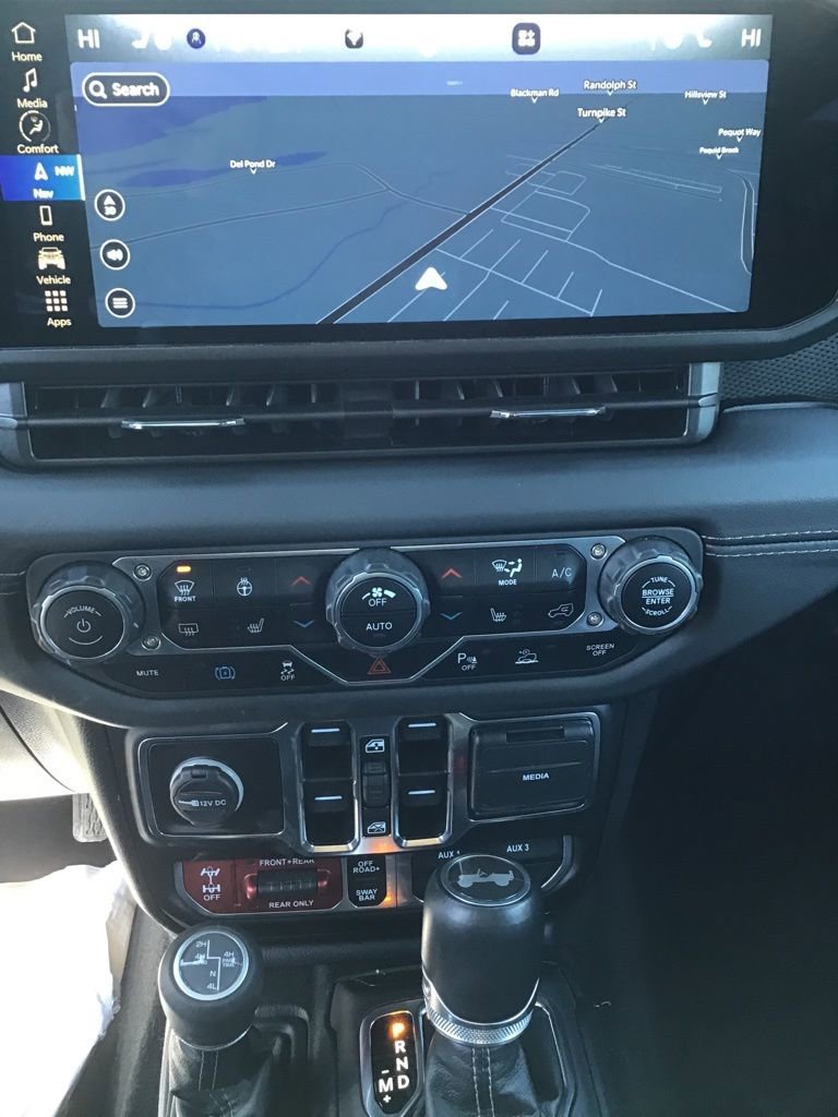 Used 2024 Jeep Wrangler Unlimited Rubicon 4xe image 12