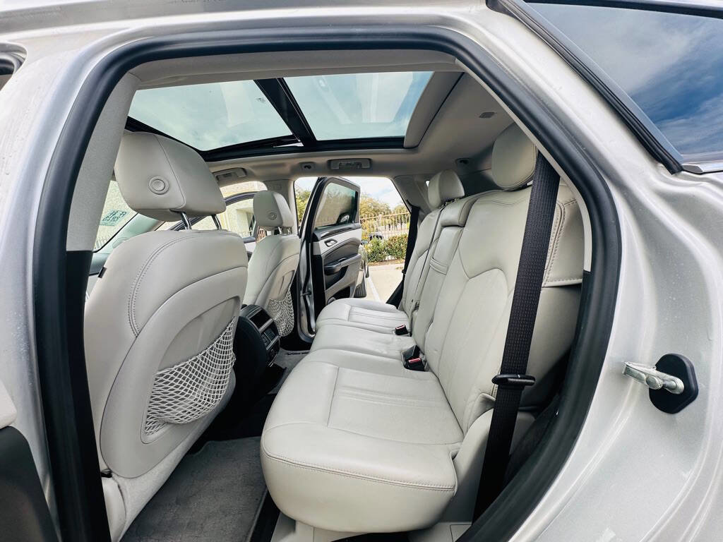 Used 2014 Cadillac SRX Luxury w/ Driver Awareness Package image 16