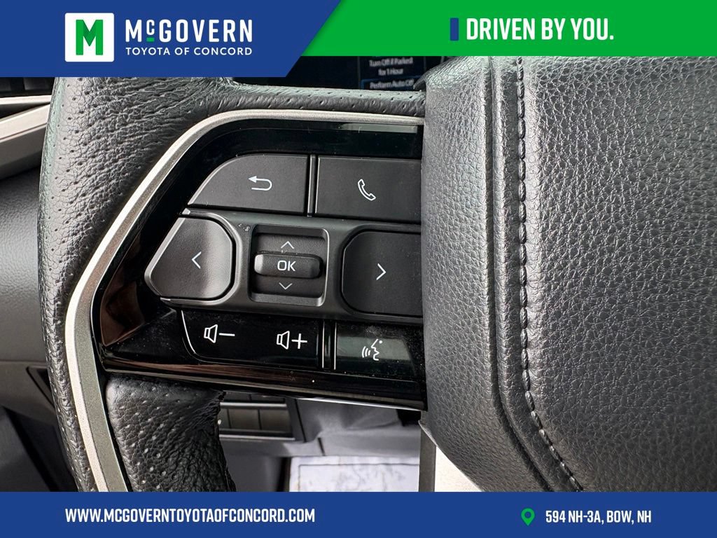 Used 2023 Toyota Sequoia Limited AWD/4WD image 32