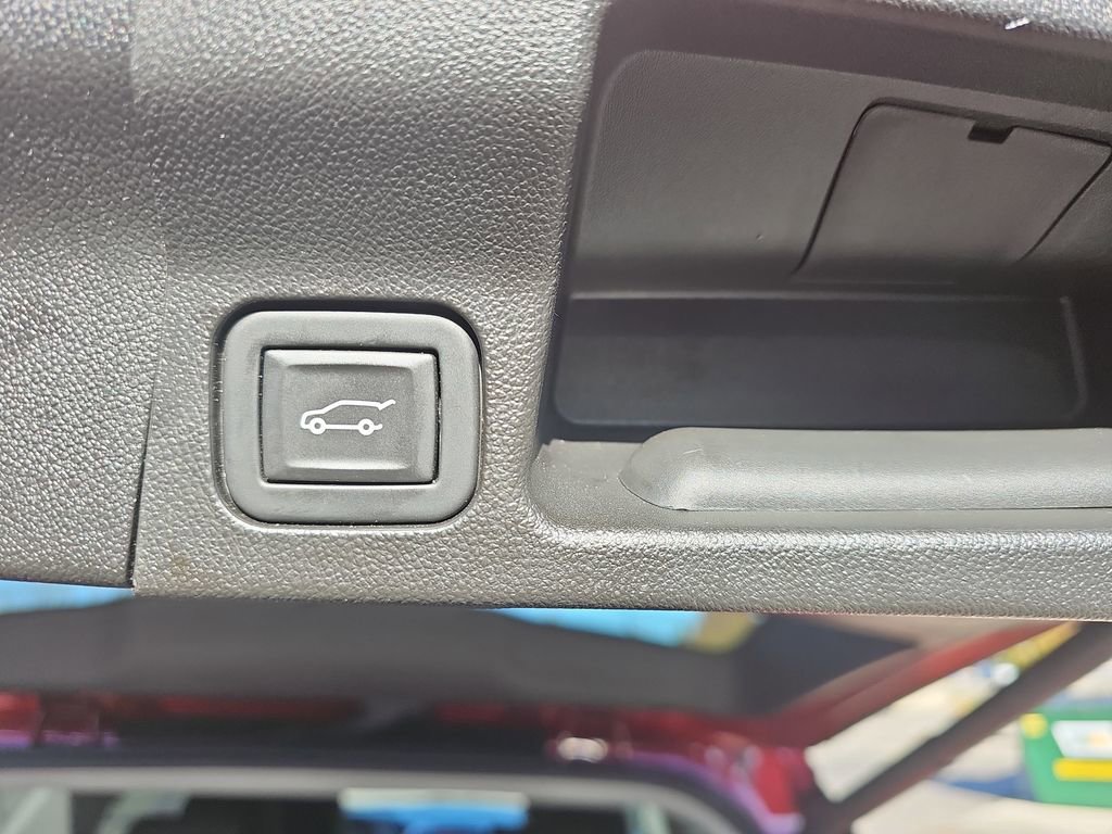 Certified 2023 GMC Acadia SLE w/ Driver Convenience Package image 18