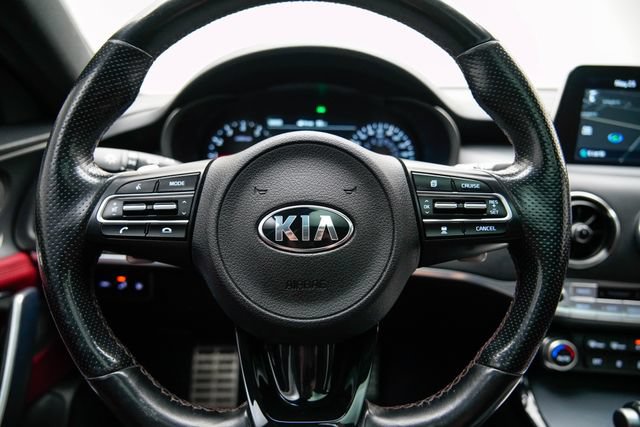 Used 2020 Kia Stinger GT1 RWD image 32