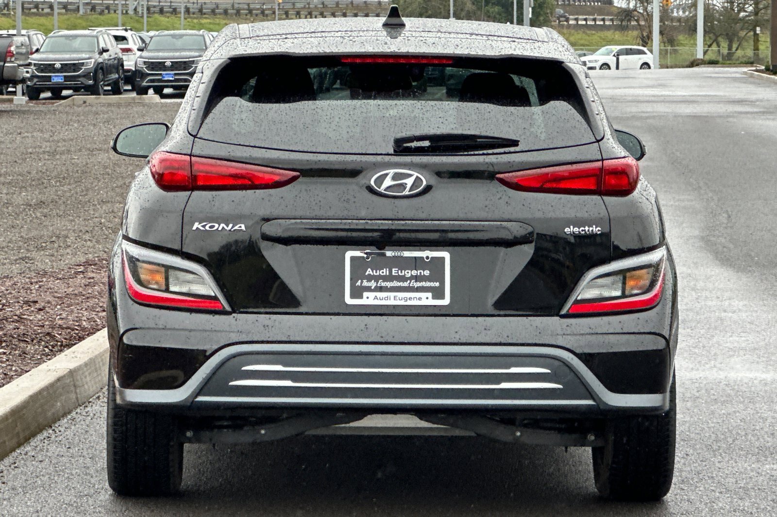 Used 2023 Hyundai Kona SE image 4