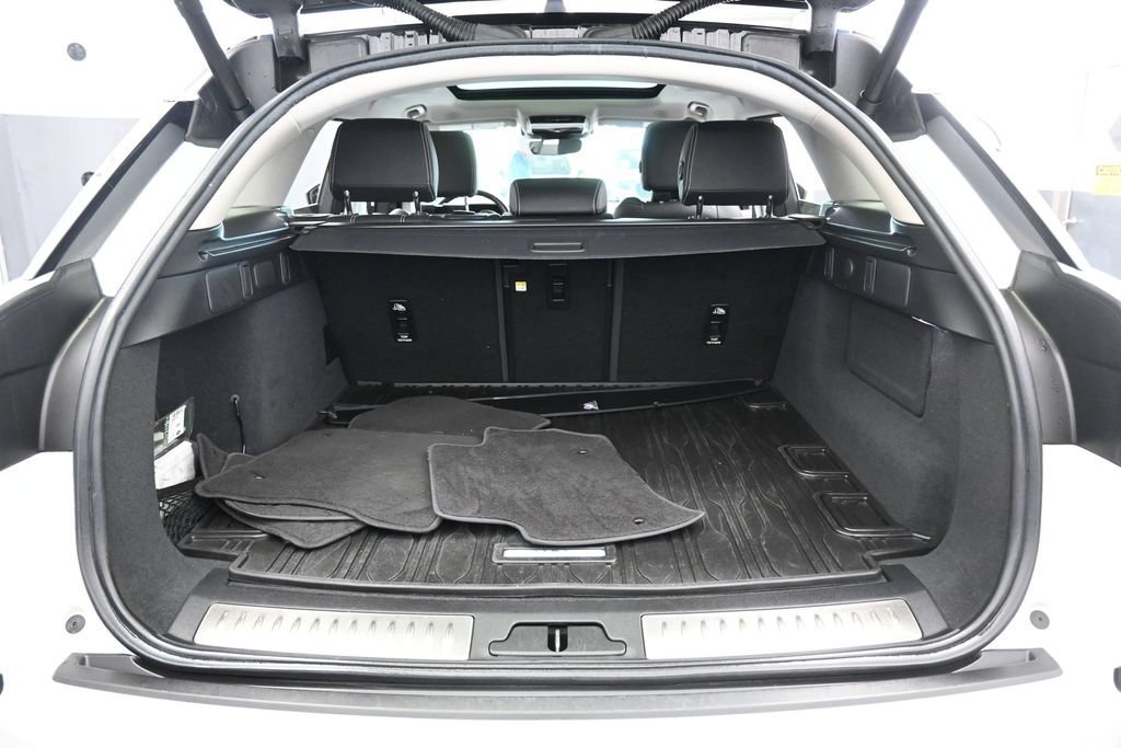 Used 2023 Land Rover Range Rover Velar S AWD/4WD image 37