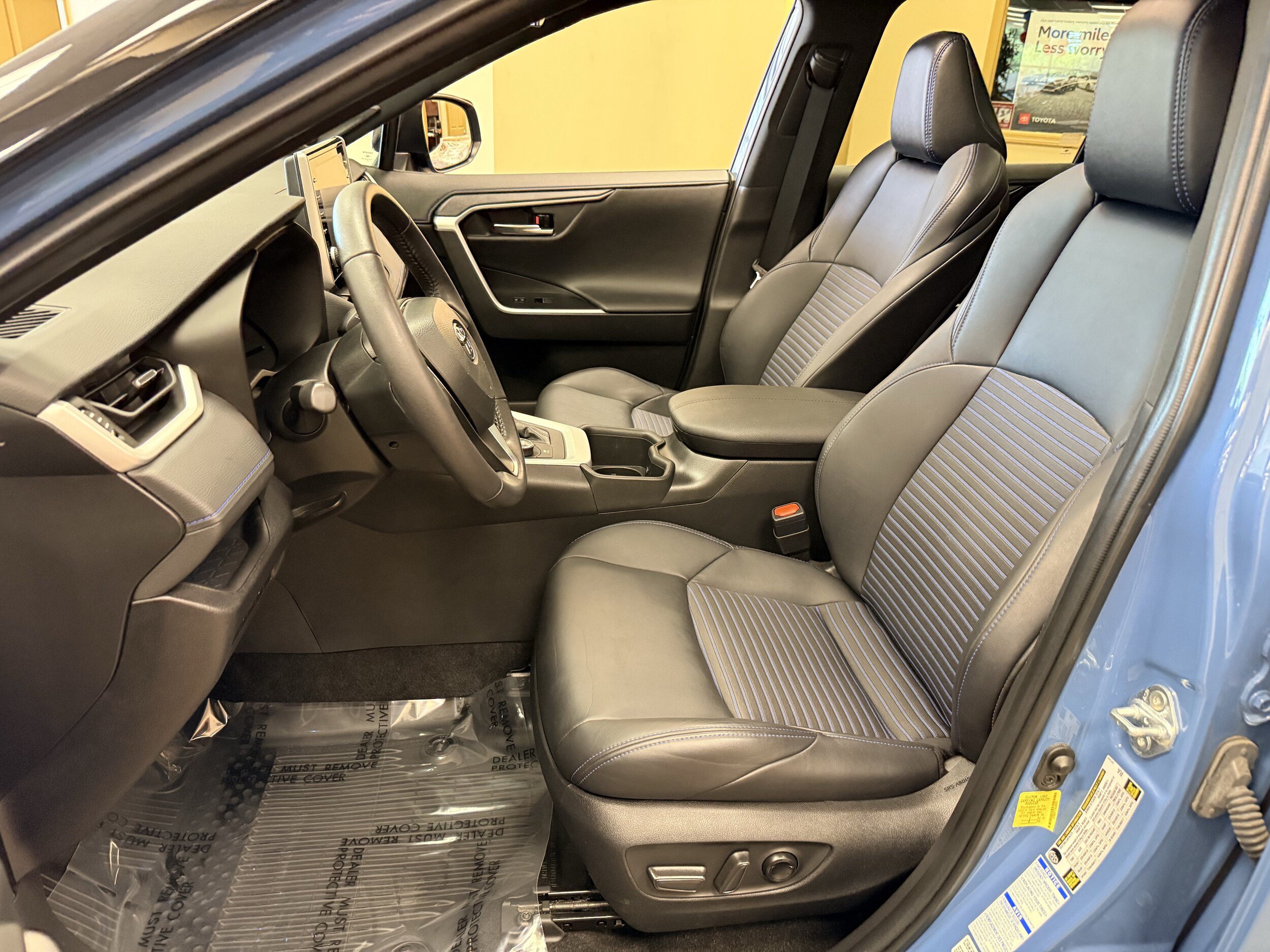 Used 2022 Toyota RAV4 XSE AWD/4WD image 8
