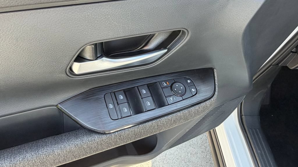 Used 2026 Nissan Kicks SV FWD image 15