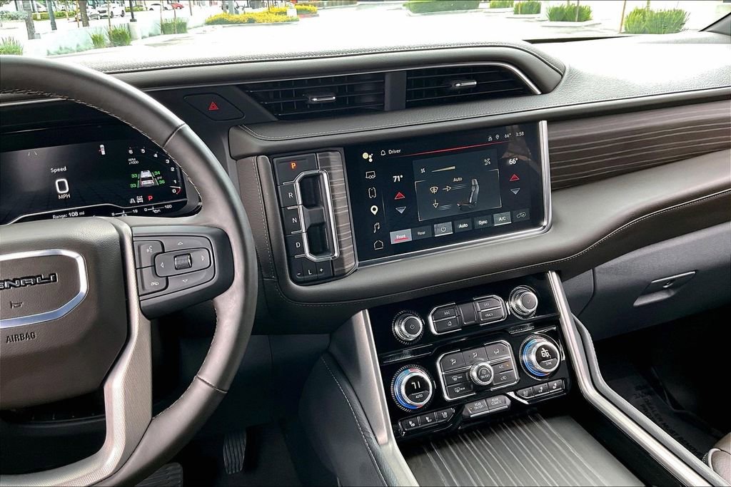 Used 2024 GMC Yukon XL Denali AWD/4WD image 8