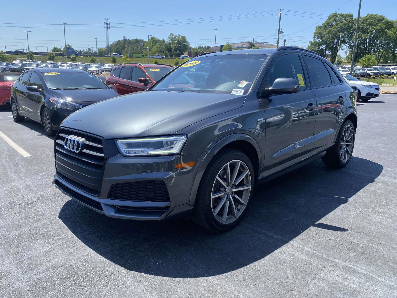 Used 2018 Audi Q3 2.0T Premium Plus w/ Premium Plus Package FWD image 3