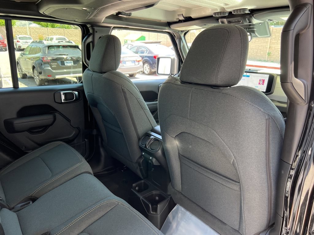 New 2025 Jeep Gladiator Sport AWD/4WD image 24