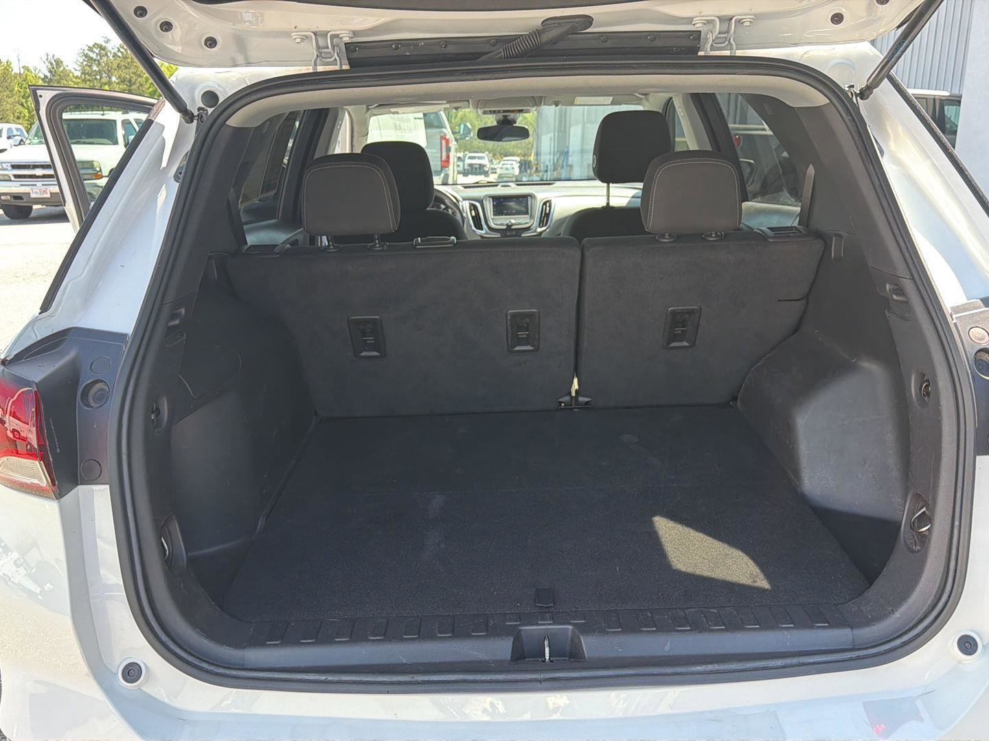 Used 2023 Chevrolet Equinox LS w/ LS Convenience Package FWD image 31