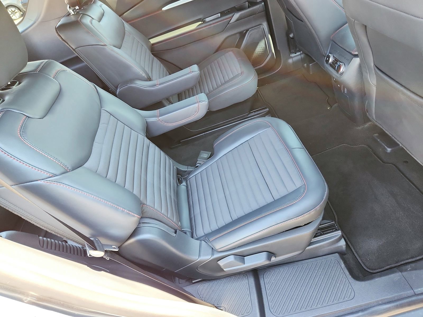 New 2026 Ford Explorer ST-Line image 29