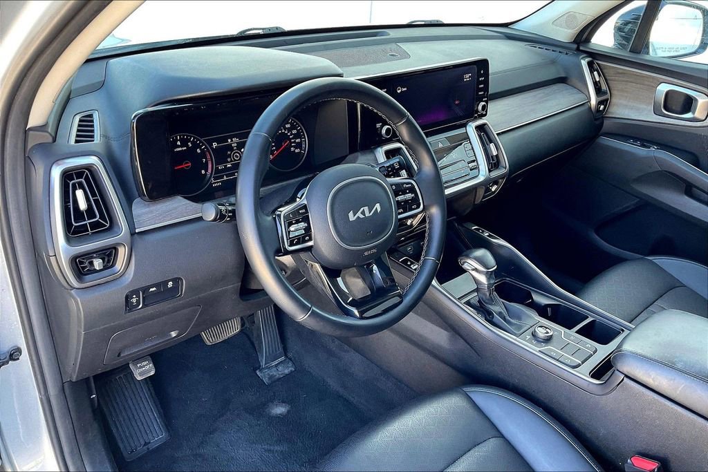 Used 2022 Kia Sorento S w/ Panoramic Sunroof Package image 14