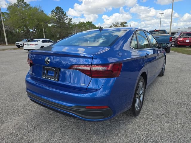 Used 2024 Volkswagen Jetta SE image 4